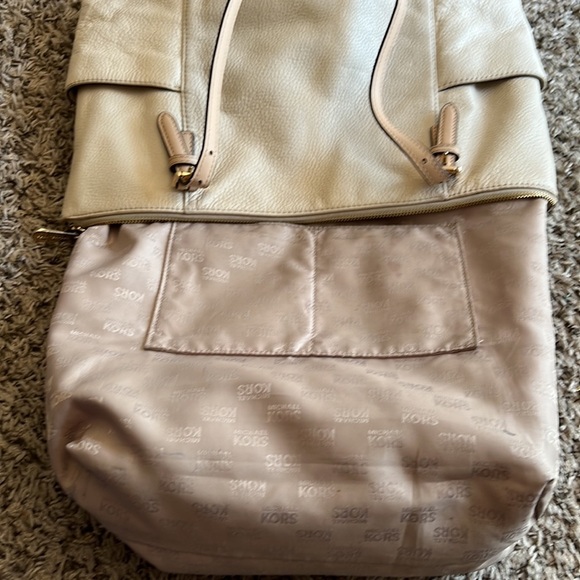 Michael Kors Off-White Leather Double Handles Pockets Tote Shoulder Bag - Picture 12 of 16